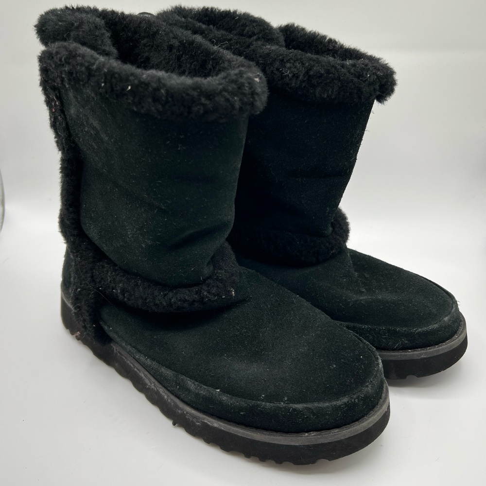 UGG CLASSIC SHORT FLUFF SPILL SEAM BLACK SHEARLING BOOTS US 7